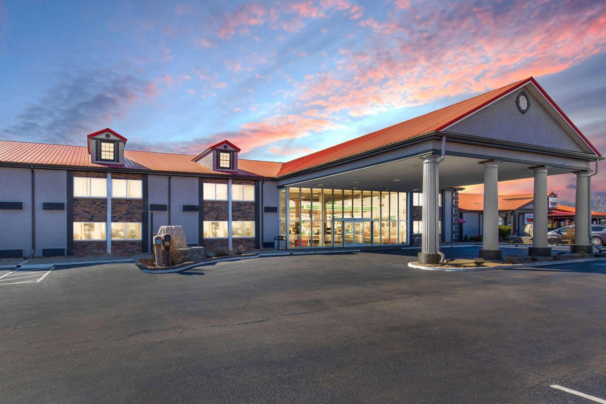 Ramada By Wyndham Bowling Green Exterior foto